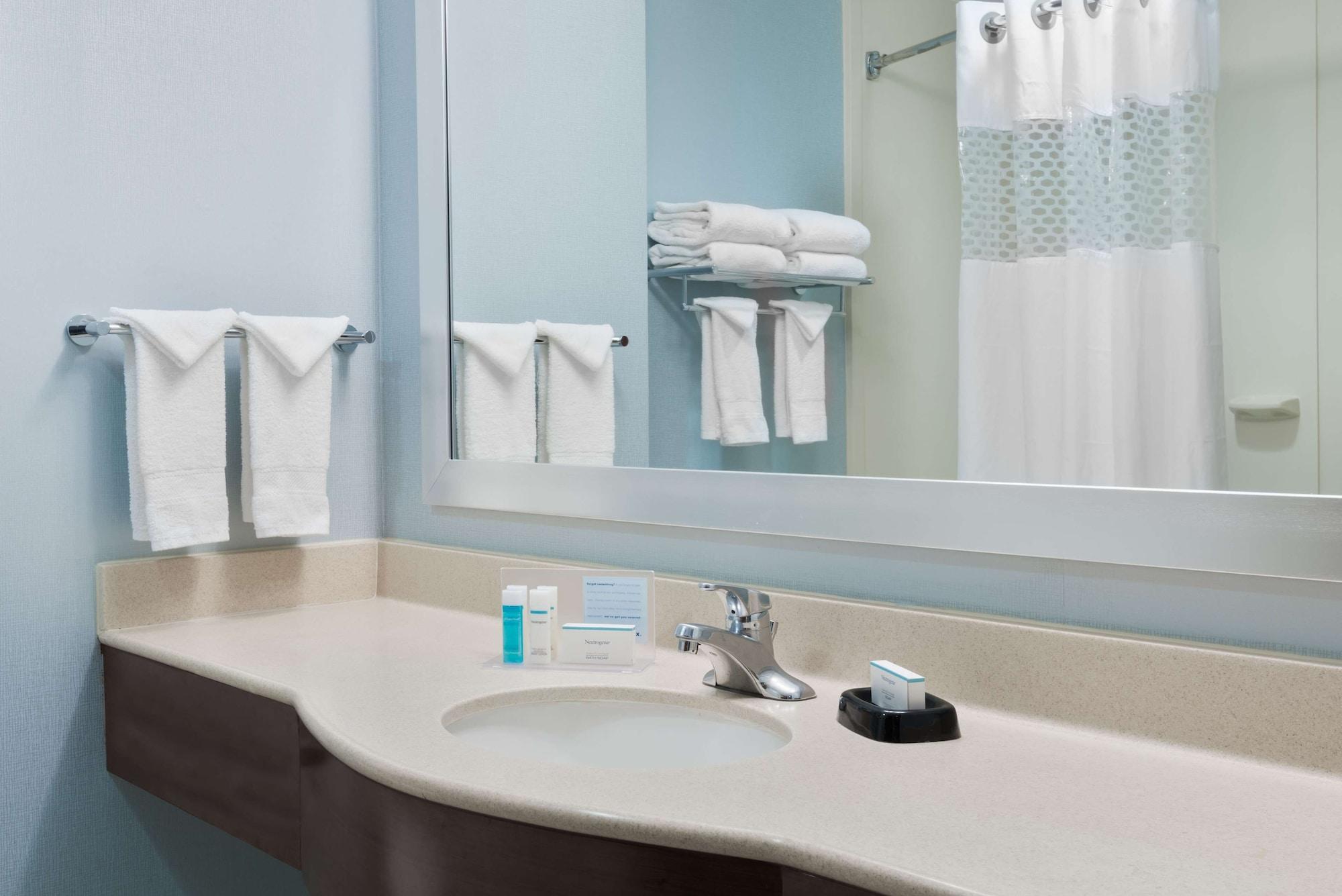 Hampton Inn Boston Bedford Burlington Биллерика Экстерьер фото